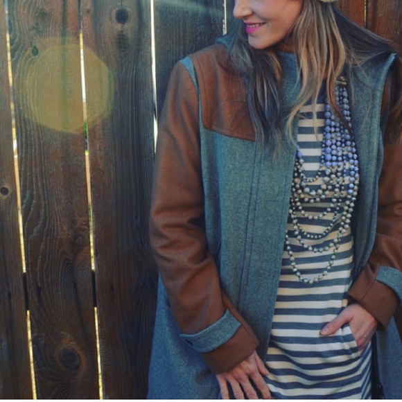 Boden Gray and tan winter coat 🧥 US 8 - Picture 2 of 3